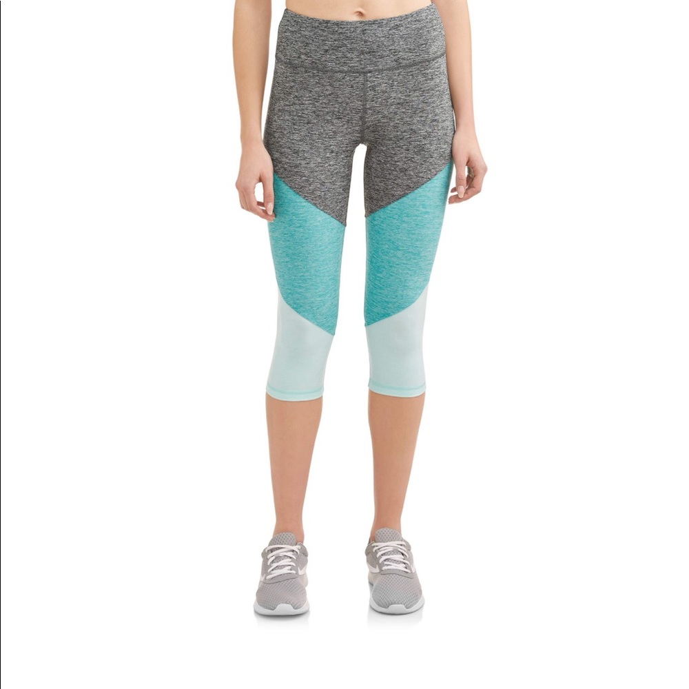 Performance capris